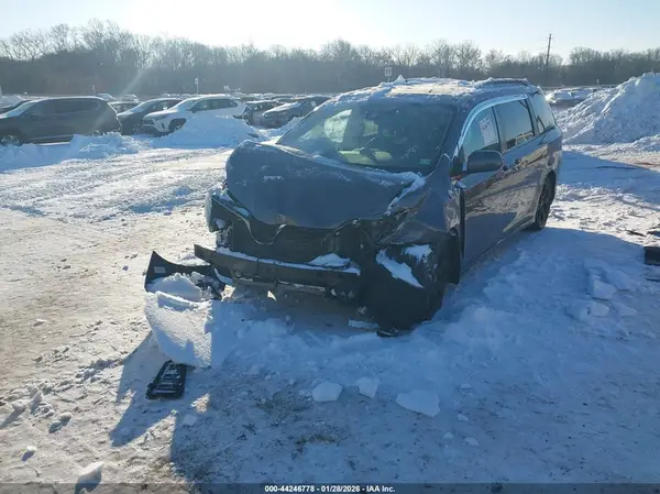 5TDXZ3DC5LS075286 2020 TOYOTA SIENNA - Image 2