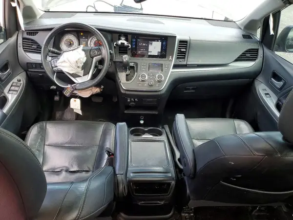 5TDXZ3DC6HS777205 2017 TOYOTA SIENNA - Image 8