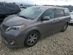 5TDXZ3DC6HS801986 2017 TOYOTA SIENNA