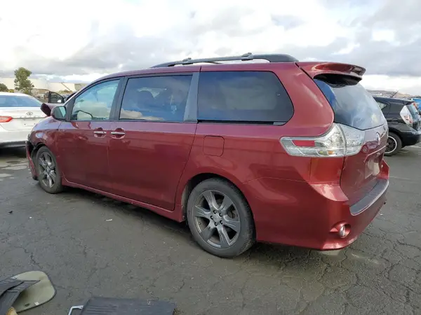 5TDXZ3DC6HS832283 2017 TOYOTA SIENNA - Image 2