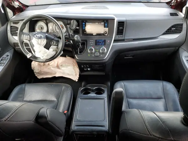5TDXZ3DC6HS832283 2017 TOYOTA SIENNA - Image 8