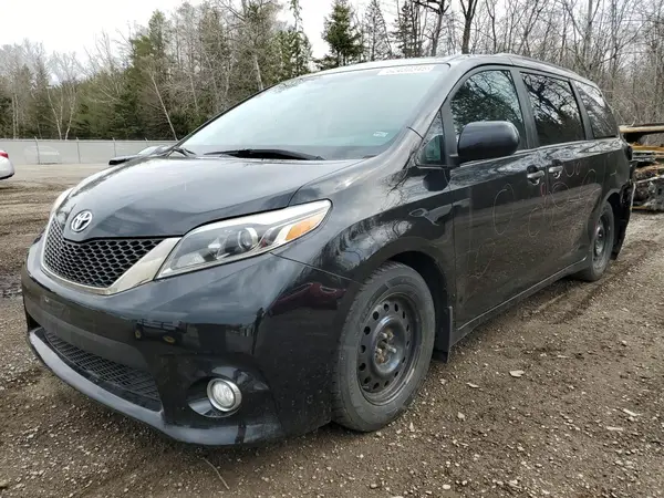 5TDXZ3DC6HS880303 2017 TOYOTA SIENNA - Image 1