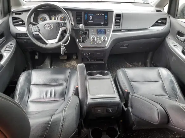 5TDXZ3DC6HS880303 2017 TOYOTA SIENNA - Image 8