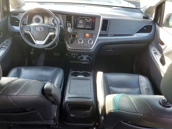 5TDXZ3DC6HS885405 2017 TOYOTA SIENNA - Image 8