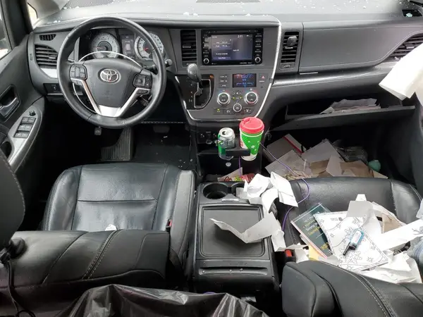 5TDXZ3DC6JS928095 2018 TOYOTA SIENNA - Image 8