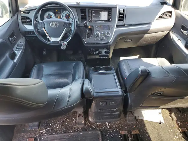 5TDXZ3DC6KS017427 2019 TOYOTA SIENNA - Image 8