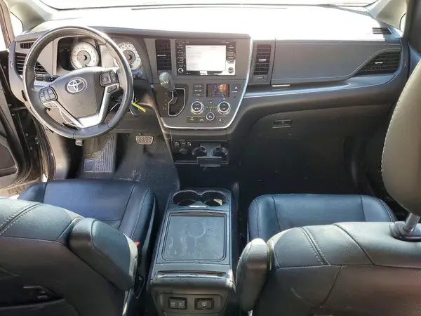 5TDXZ3DC6KS020635 2019 TOYOTA SIENNA - Image 8