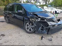 5TDXZ3DC6KS986726 2019 TOYOTA SIENNA