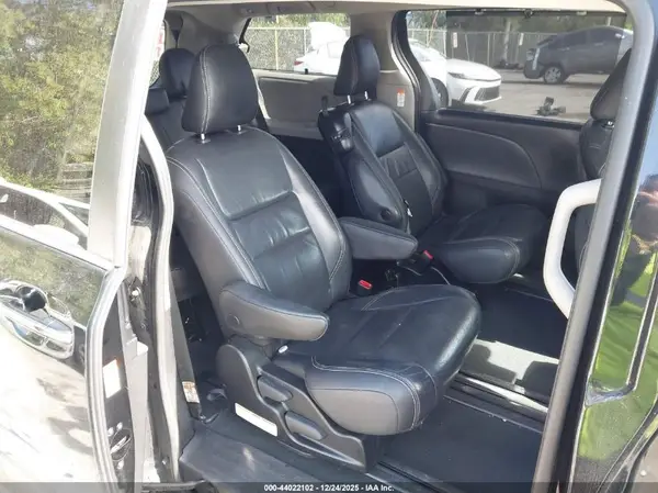 5TDXZ3DC6KS986726 2019 TOYOTA SIENNA - Image 8