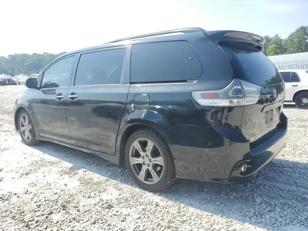 5TDXZ3DC7HS775995 2017 TOYOTA SIENNA - Image 2