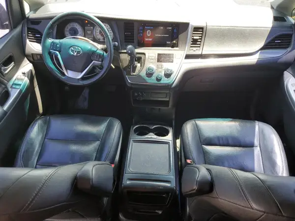 5TDXZ3DC7HS787029 2017 TOYOTA SIENNA - Image 8