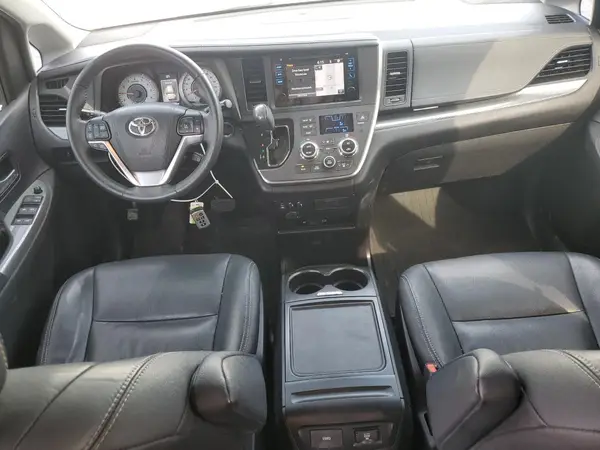 5TDXZ3DC7HS791422 2017 TOYOTA SIENNA - Image 8