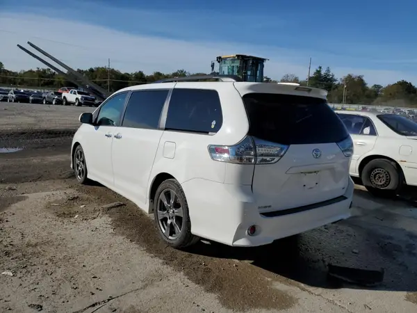 5TDXZ3DC7HS858830 2017 TOYOTA SIENNA - Image 2