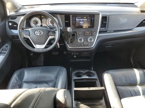5TDXZ3DC7HS858830 2017 TOYOTA SIENNA - Image 8