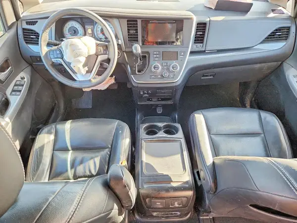 5TDXZ3DC7HS861341 2017 TOYOTA SIENNA - Image 8