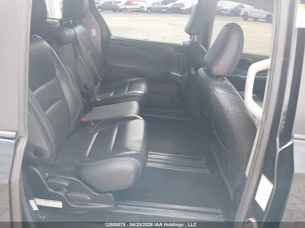 5TDXZ3DC7HS870573 2017 TOYOTA SIENNA - Image 8