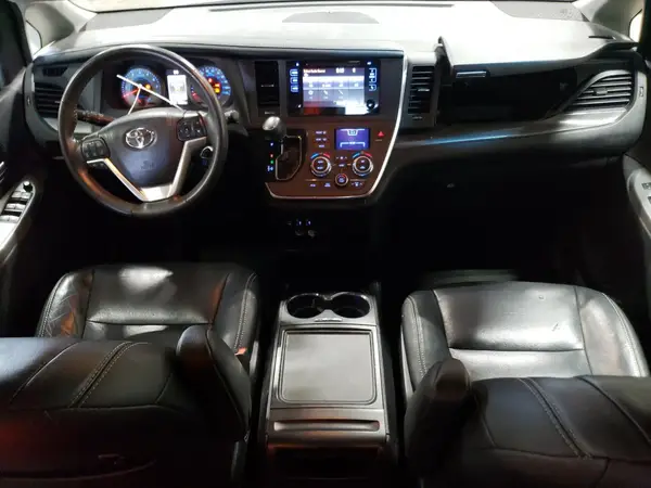 5TDXZ3DC7HS886644 2017 TOYOTA SIENNA - Image 8