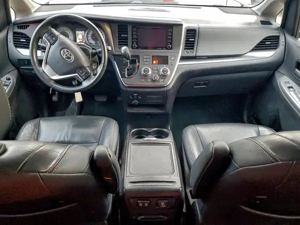 5TDXZ3DC7JS916974 2018 TOYOTA SIENNA - Image 8