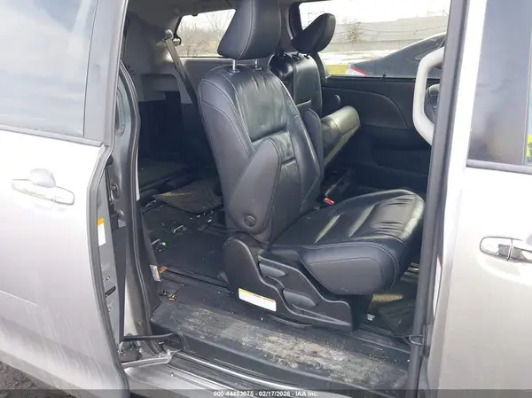 5TDXZ3DC7JS919096 2018 TOYOTA SIENNA - Image 8