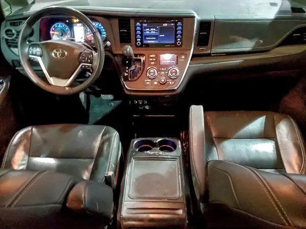 5TDXZ3DC7JS934732 2018 TOYOTA SIENNA - Image 8