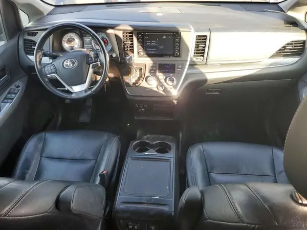 5TDXZ3DC7JS951305 2018 TOYOTA SIENNA - Image 8