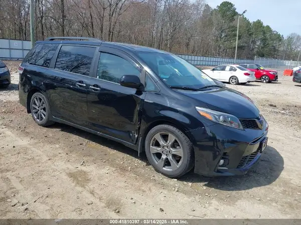 5TDXZ3DC7JS955175 2018 TOYOTA SIENNA - Image 1