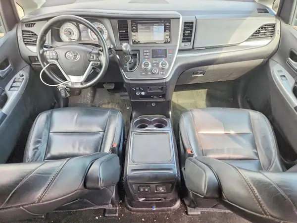 5TDXZ3DC7JS959257 2018 TOYOTA SIENNA - Image 8