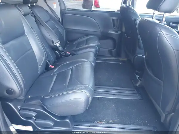 5TDXZ3DC7JS960988 2018 TOYOTA SIENNA - Image 8