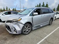 5TDXZ3DC7JS964779 2018 TOYOTA SIENNA