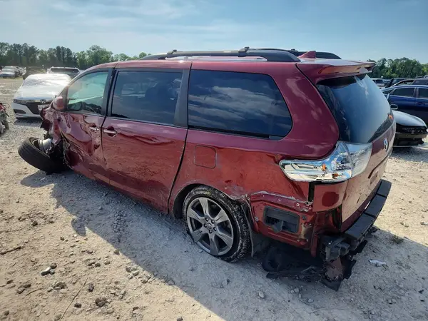 5TDXZ3DC7JS965804 2018 TOYOTA SIENNA - Image 2