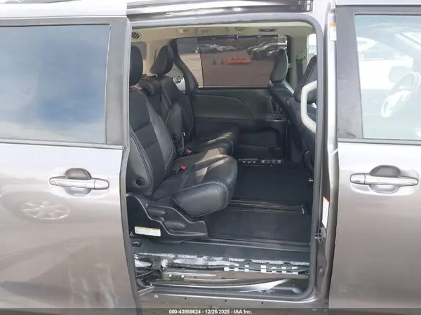 5TDXZ3DC7KS002113 2019 TOYOTA SIENNA - Image 8