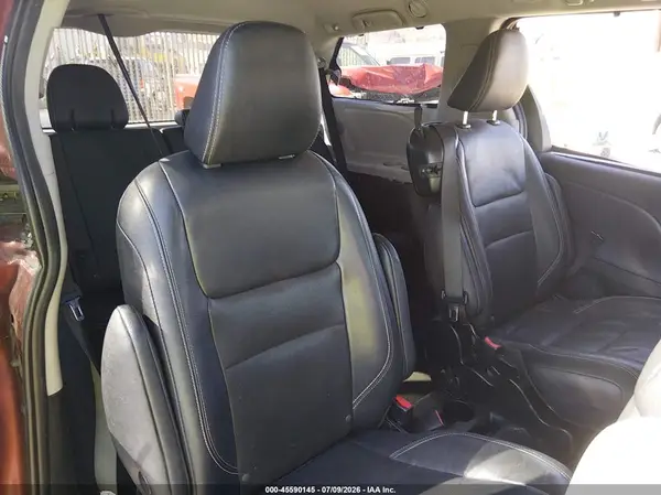 5TDXZ3DC7KS965996 2019 TOYOTA SIENNA - Image 8