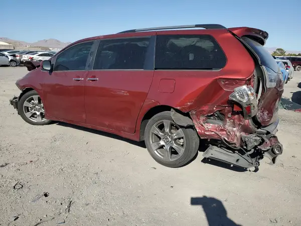 5TDXZ3DC7KS974486 2019 TOYOTA SIENNA - Image 2