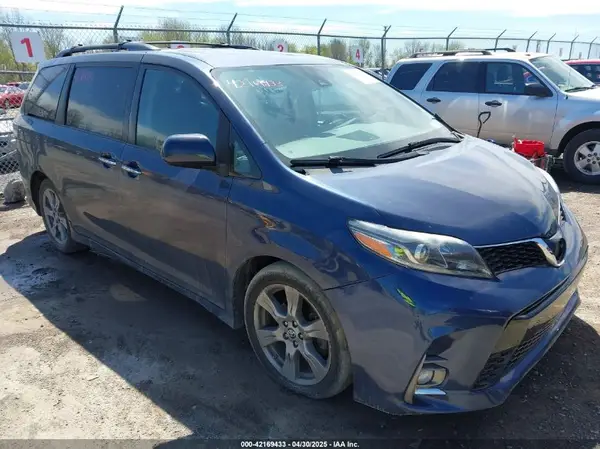 5TDXZ3DC7KS987688 2019 TOYOTA SIENNA - Image 1