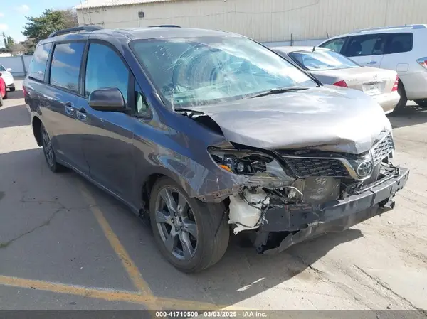 5TDXZ3DC7LS031564 2020 TOYOTA SIENNA - Image 1