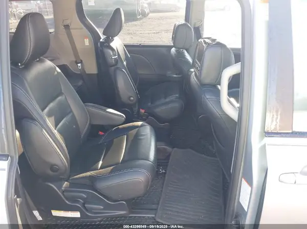 5TDXZ3DC7LS057999 2020 TOYOTA SIENNA - Image 8