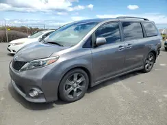 5TDXZ3DC8HS784298 2017 TOYOTA SIENNA