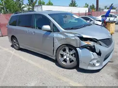 5TDXZ3DC8HS796970 2017 TOYOTA SIENNA
