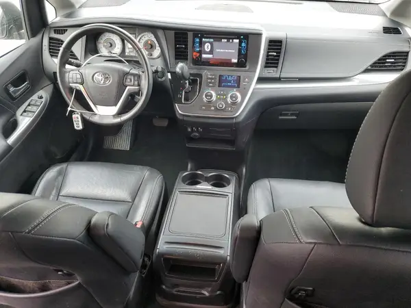 5TDXZ3DC8HS801648 2017 TOYOTA SIENNA - Image 8