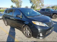 5TDXZ3DC8HS804243 2017 TOYOTA SIENNA