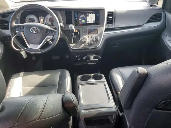 5TDXZ3DC8HS805005 2017 TOYOTA SIENNA - Image 8
