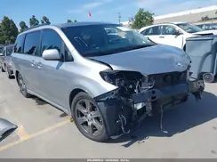 5TDXZ3DC8HS810964 2017 TOYOTA SIENNA