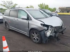 5TDXZ3DC8HS814206 2017 TOYOTA SIENNA