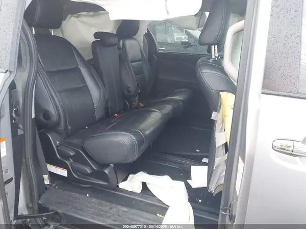 5TDXZ3DC8HS814206 2017 TOYOTA SIENNA - Image 8