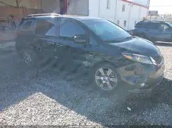 5TDXZ3DC8HS818336 2017 TOYOTA SIENNA