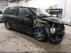 5TDXZ3DC8HS828672 2017 TOYOTA SIENNA