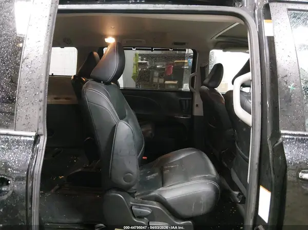 5TDXZ3DC8HS828672 2017 TOYOTA SIENNA - Image 8