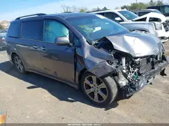 5TDXZ3DC8HS830468 2017 TOYOTA SIENNA
