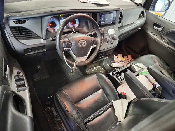 5TDXZ3DC8HS839798 2017 TOYOTA SIENNA - Image 7