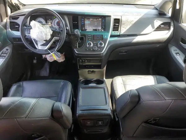 5TDXZ3DC8HS840899 2017 TOYOTA SIENNA - Image 8
